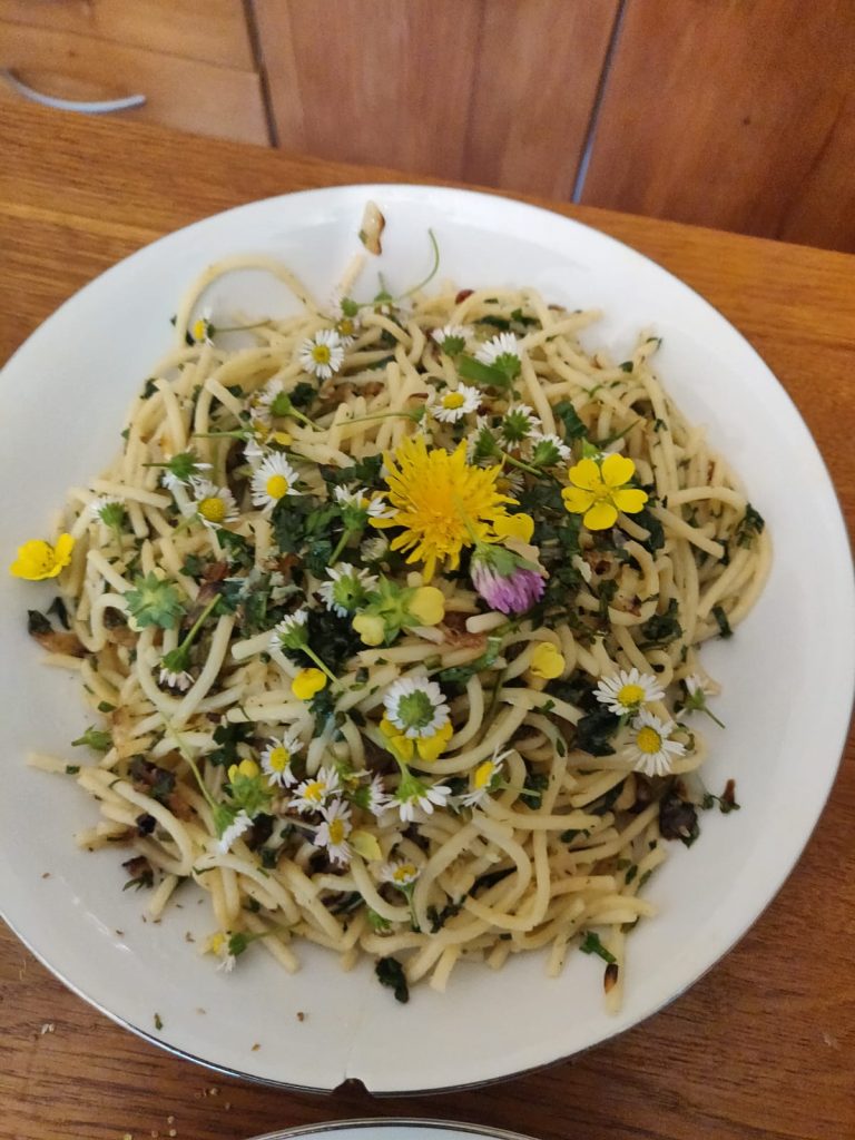 Nudeln mit Kräutern Nudeln mit Kräutern